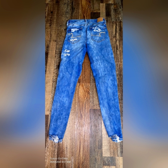 American Eagle Distressed Blue Jeans - Picture 2 of 2